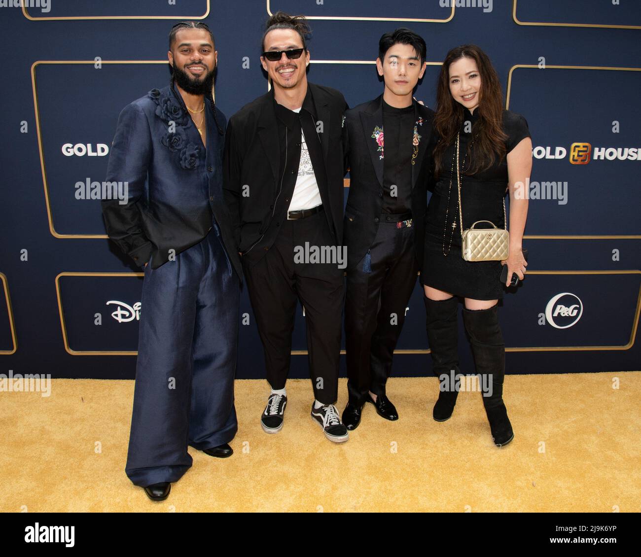 21. Mai 2022, Los Angeles, Kalifornien, USA: (L-R) Anik Khan, Alexander Hodge, Eric Nam, Nina Yang Bongiovi nimmt an der Gold House's Inaugural Gold Gala: A New Gold Age Teil. (Bild: © Billy Bennight/ZUMA Press Wire) Stockfoto