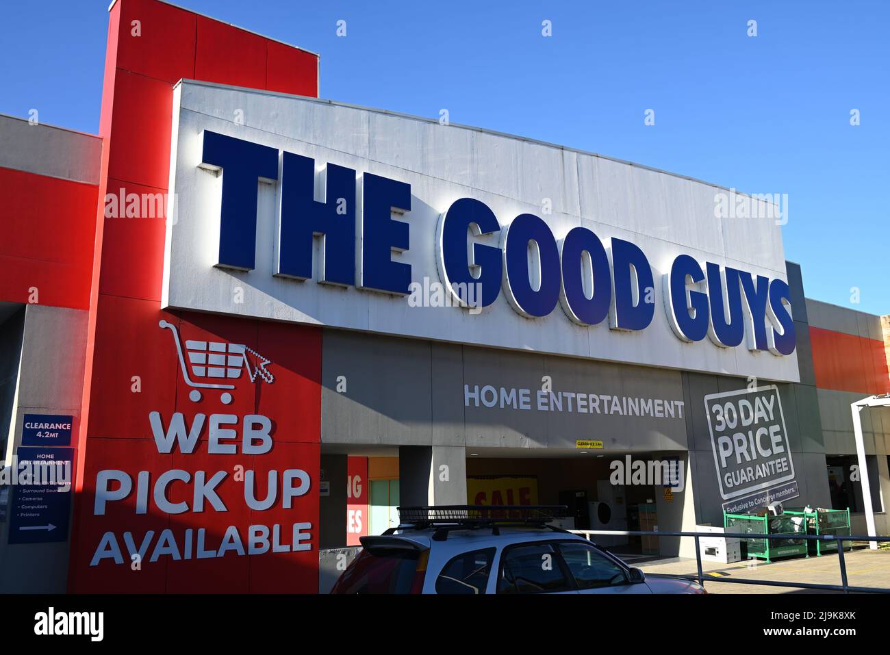 Schilder an der Außenseite des neu errichteten Home Entertainment-Bereichs des Brighton Stores der Good Guys Stockfoto