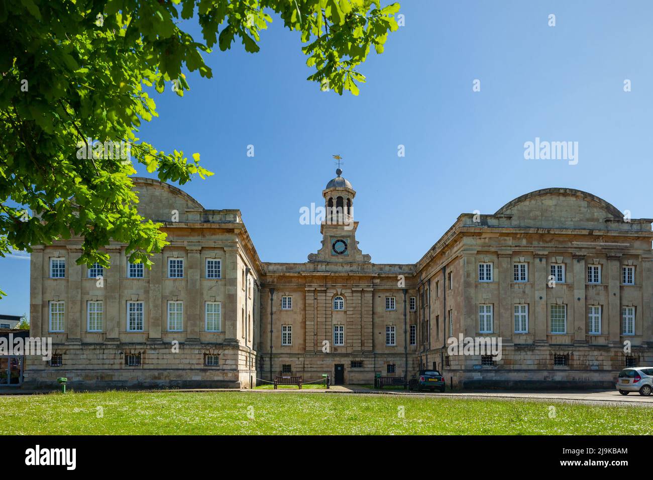 Frühlingsnachmittag im York Castle Museum. Stockfoto