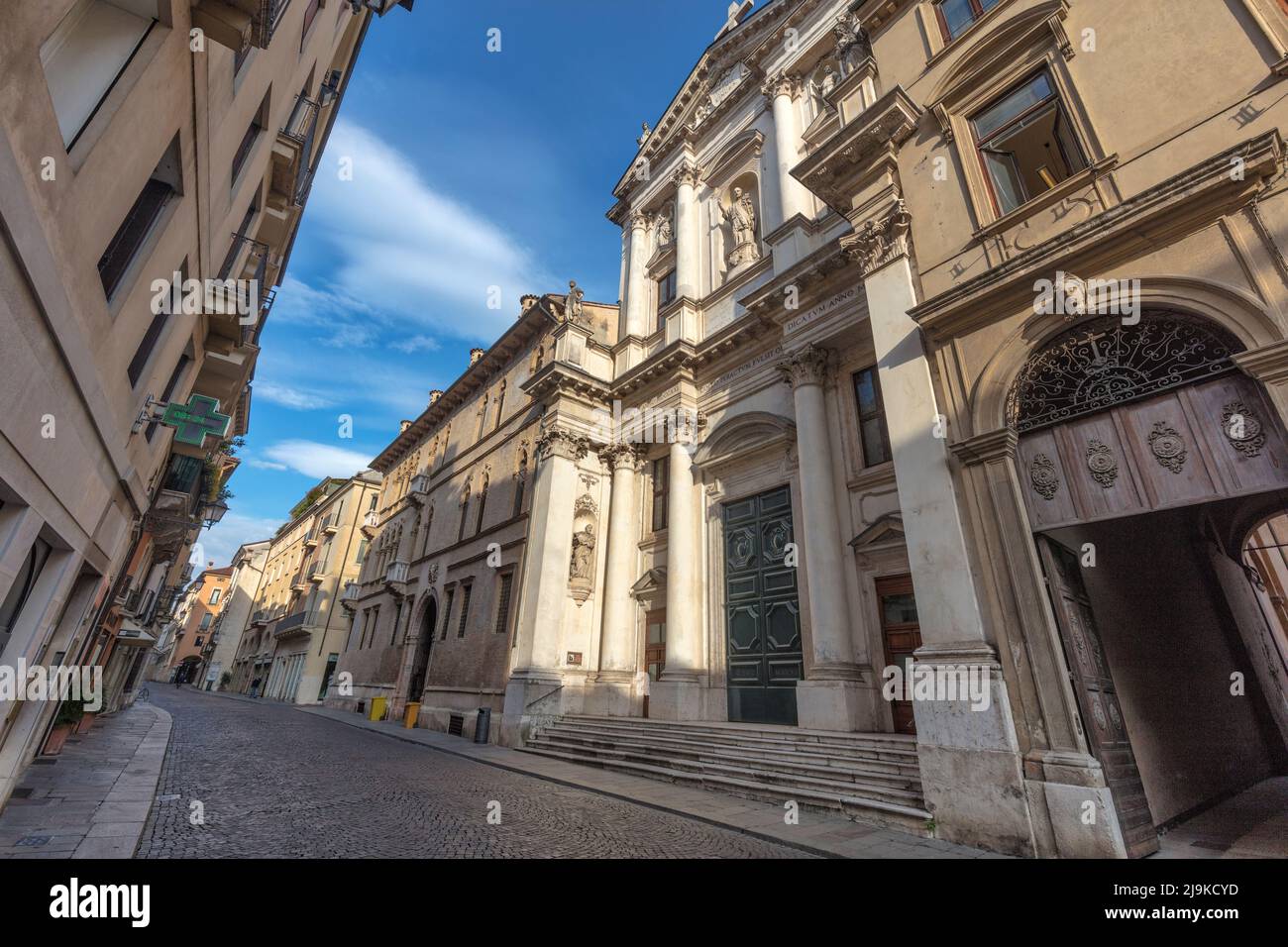 Die neoklassizistische Kirche Chiesa di San Gaetano Thiene, auch dei Teatini genannt, befindet sich im Corso Andrea Palladio. UNESCO-Weltkulturerbe Vicenza. Stockfoto