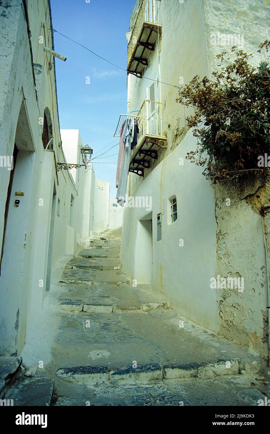 Treppe in einer Gasse in der Altstadt von Ponza, Insel, Süditalien, Italien, Tyrrhenisches Meer, Mittelmeer, Europa Stockfoto