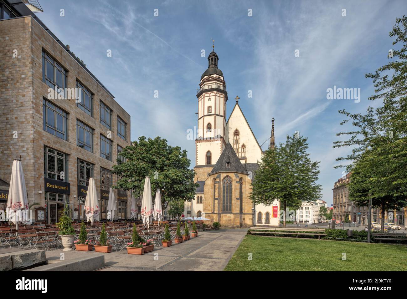 Thomas-Kirche, Thomaskirche, eine gotische romanische Lutherische Kirche aus dem 12. Jahrhundert. Grabstätte von Johann Sebastian Bach in Leipzig Stockfoto
