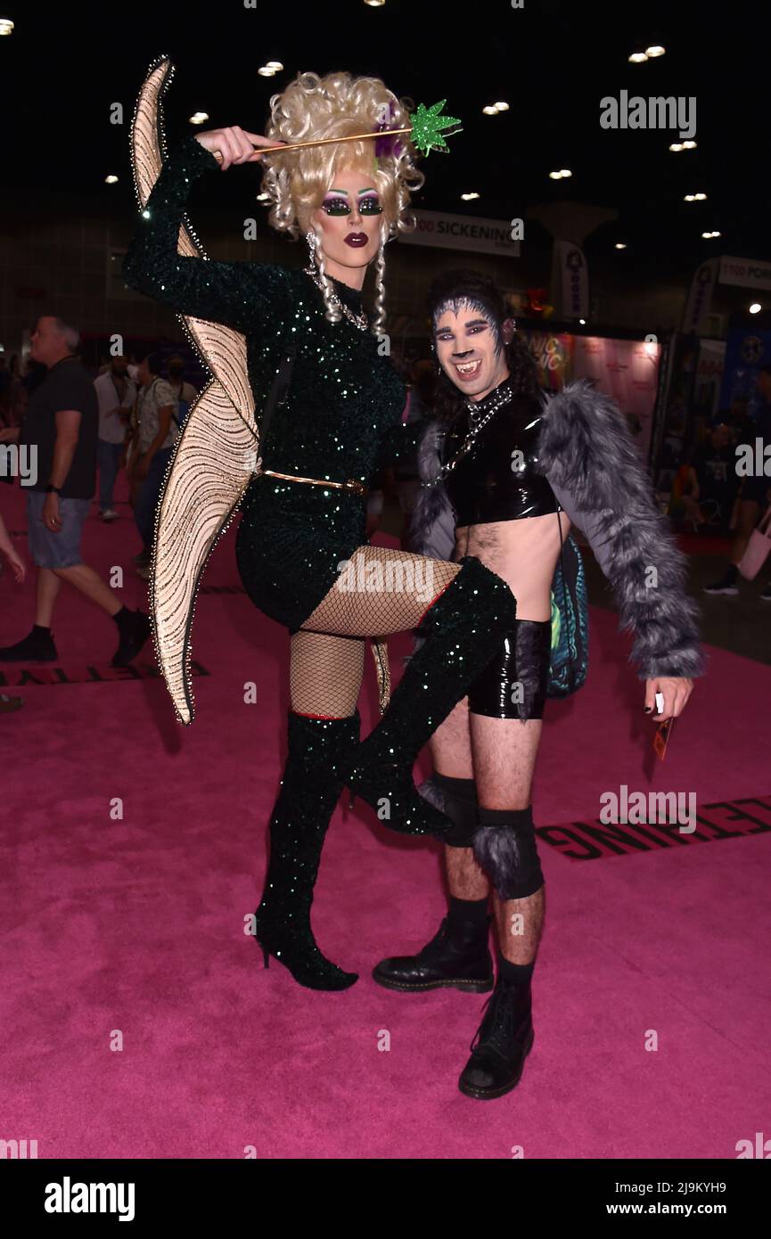 Teilnehmer der Rupaul DragCon 2022, Tag 2, die am Samstag, 14. Mai 2022, im LA Convention Center in Los Angeles, Kalifornien, stattfand. Foto von Jeffre Stockfoto