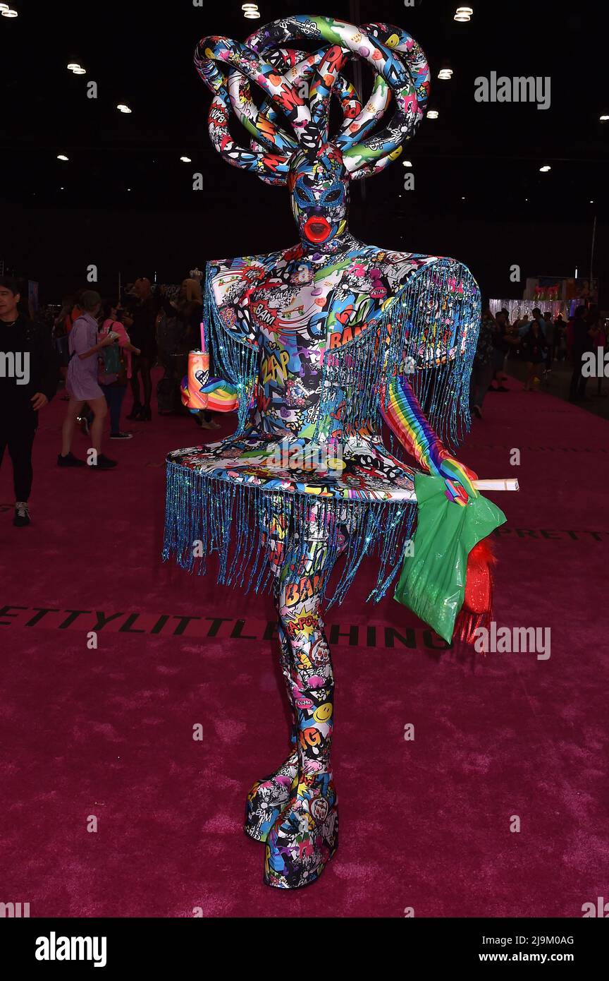 Teilnehmer an der Rupaul DragCon 2022, Tag 2, die am Samstag, 14. Mai 2022, im LA Convention Center in Los Angeles, Kalifornien, stattfand. Foto von Jeffrey May Stockfoto