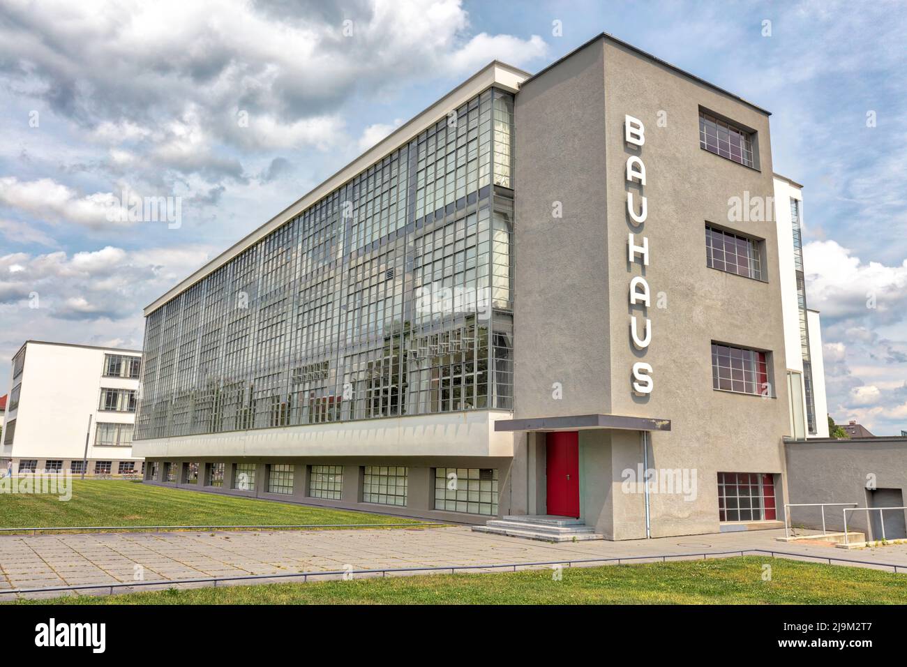 Modernistische Gebäude auf dem Bauhaus-Campus in Dessau, Sachsen-Anhalt Stockfoto