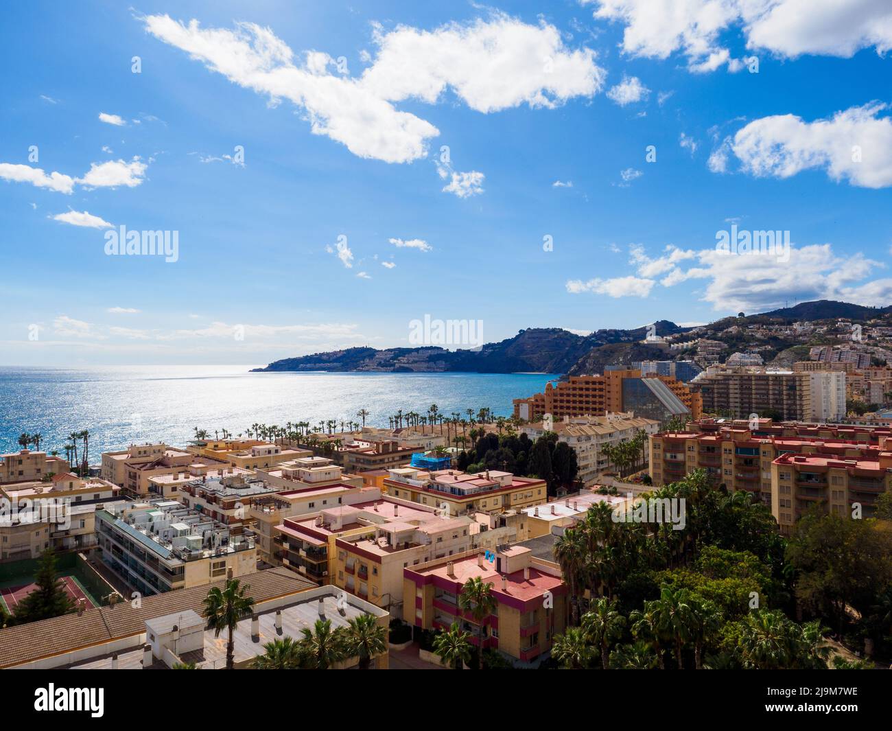 Stadtbild der touristischen Stadt Almunecar - Andalusien, Spanien Stockfoto