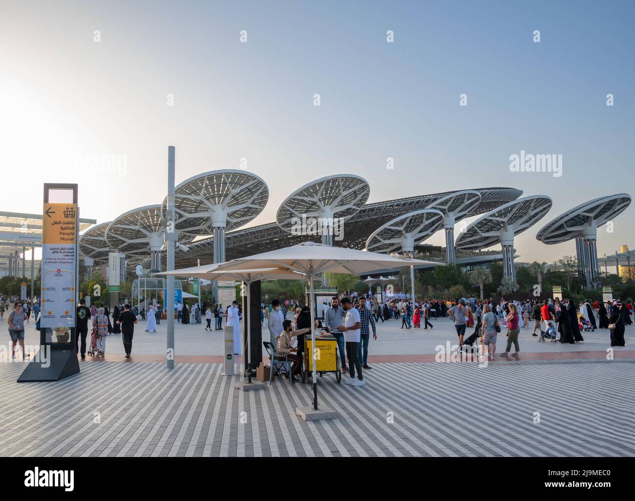 Blick auf den Terra-Sustainability Pavillon auf der Dubai Expo 2020. Stockfoto