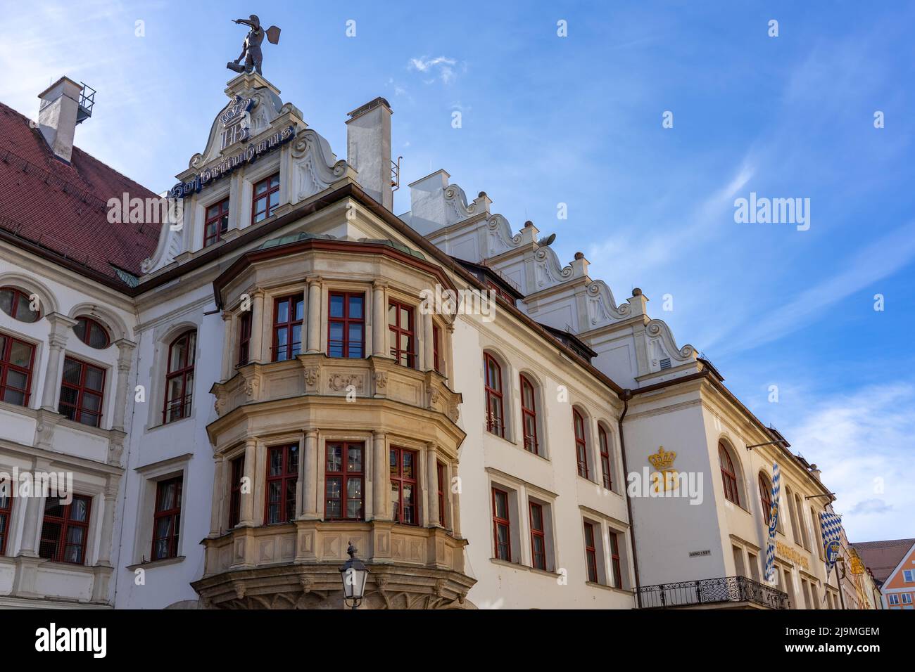 München, Deutschland - 04.08.2022: Berühmtes traditionelles hofbbrauhaus-Gebäude im Außenbereich Stockfoto
