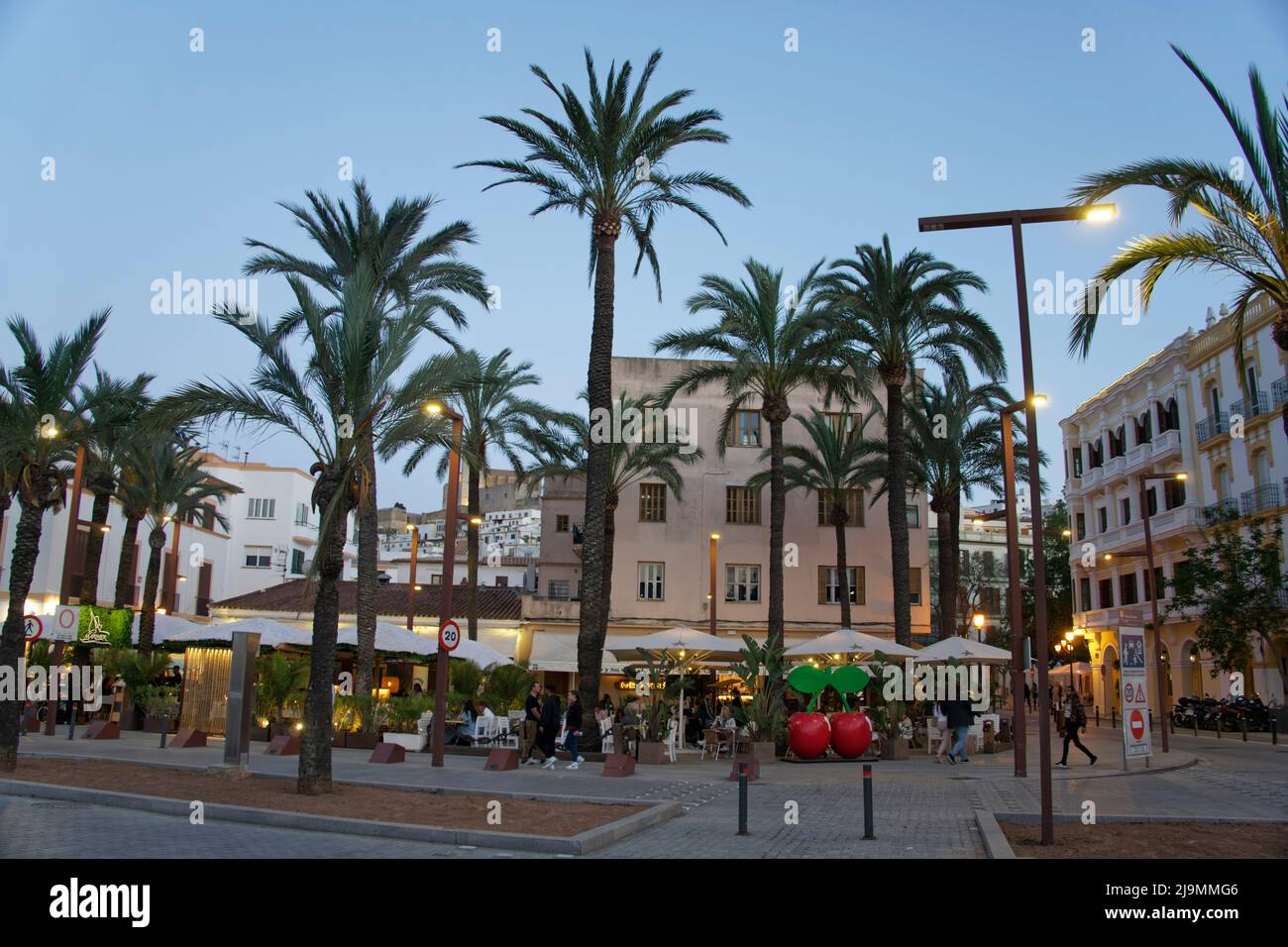 Strassencafe am Hafen von Ibiza Stadt, Cafe Mar Y Sol, Eivissa, Spanien Stockfoto