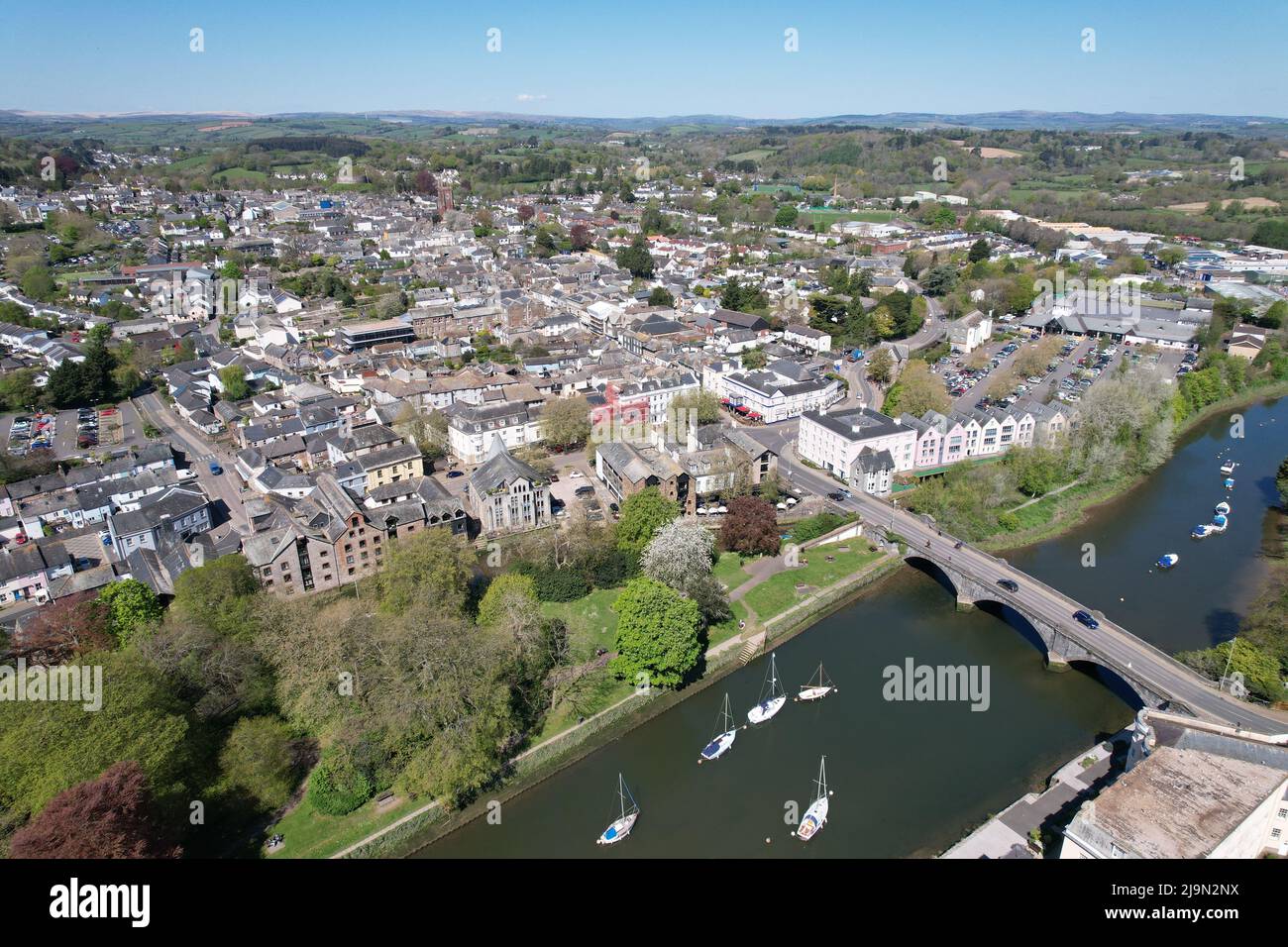 Totnes Stadt und Fluss Dart Devon UK Drohne Luftaufnahme Stockfoto