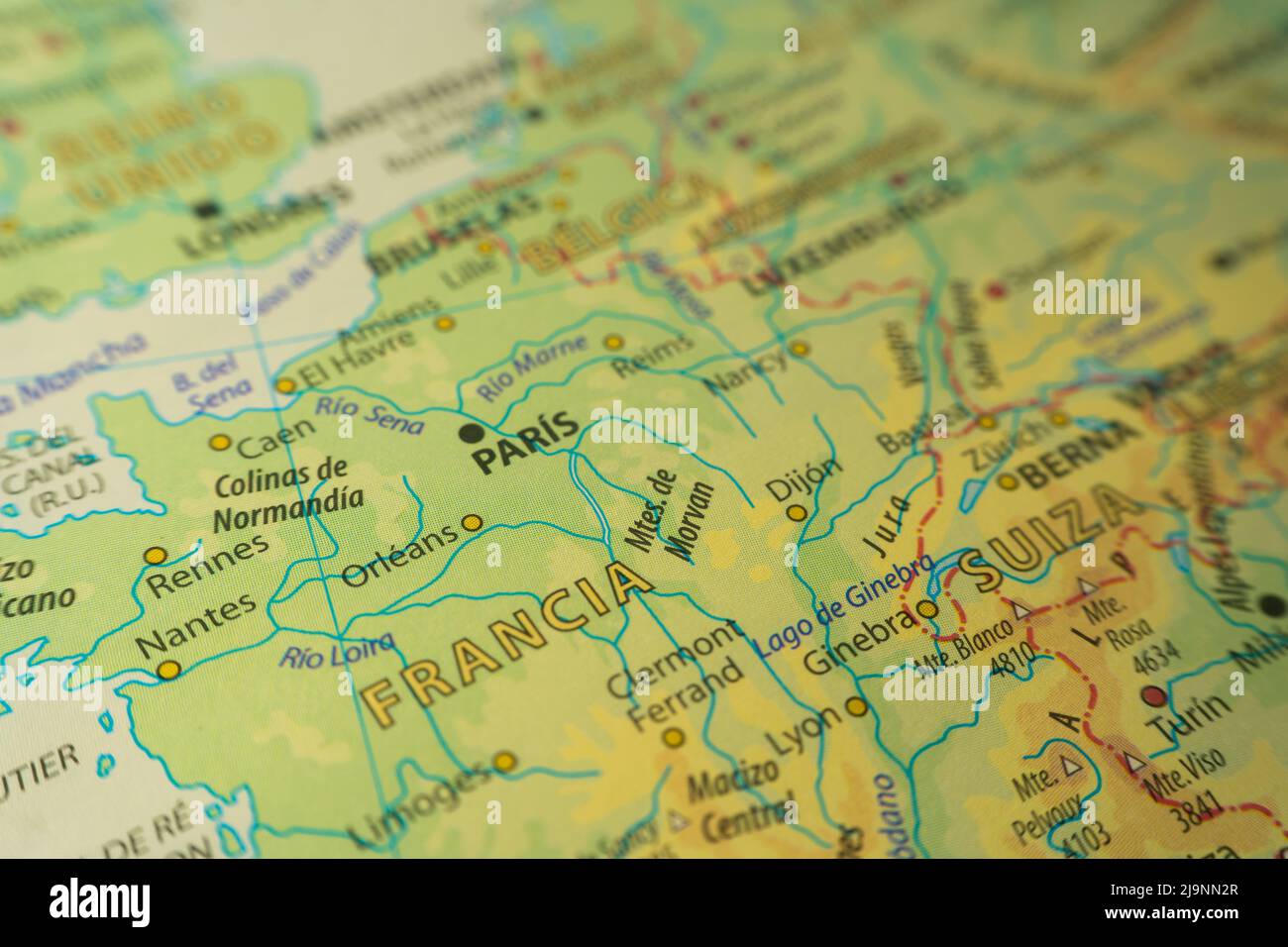 Orographische Karte der zentralen Region Frankreichs. Mit Referenzen in englischer Sprache. Konzept der Kartographie, Reisen, Tourismus, Geographie. Differenzieller Ansatz Stockfoto