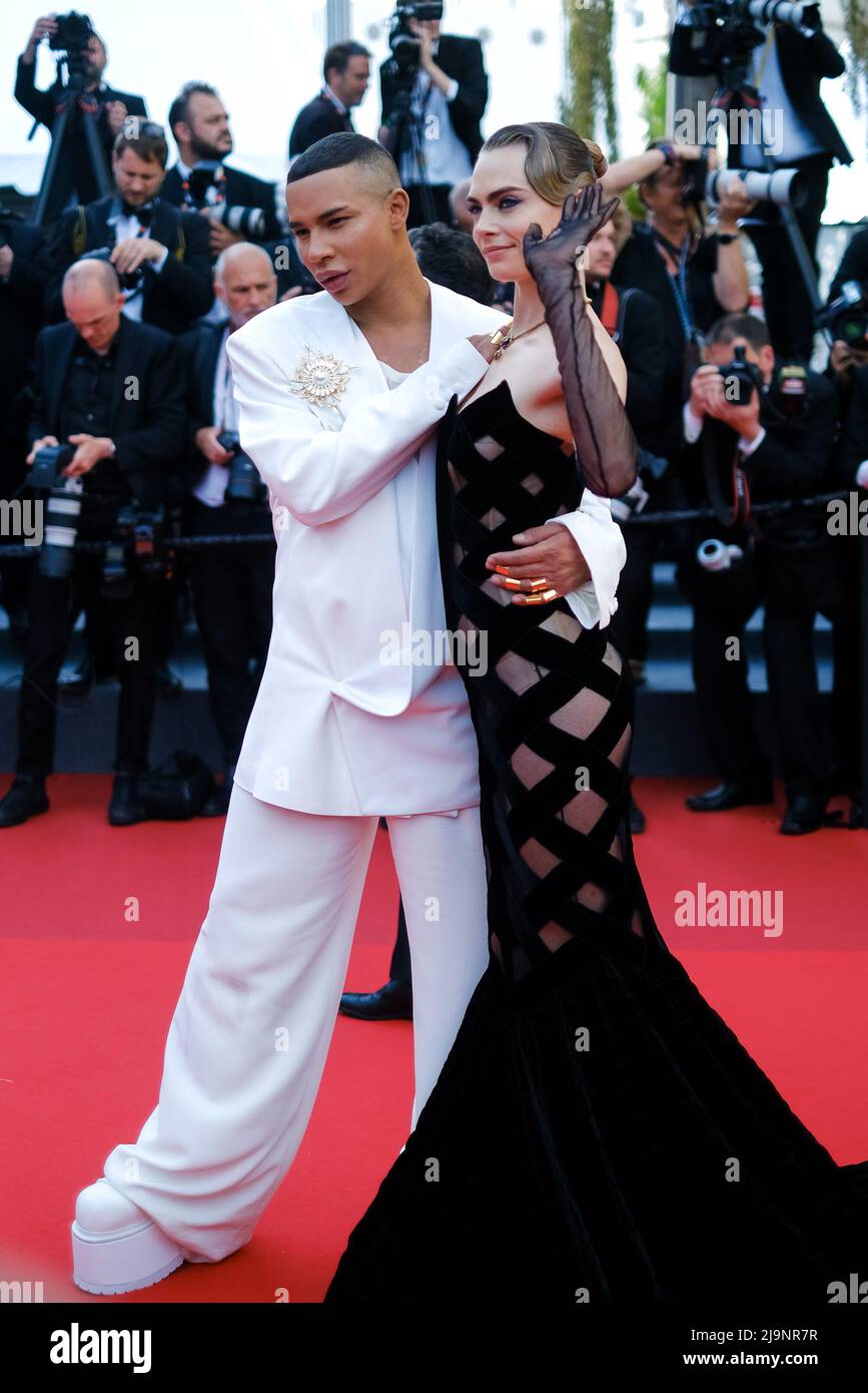 Cannes, Frankreich. 24.. Mai 2022. Cannes, Frankreich, Dienstag, Mai. 24, 2022 - Cara Delevingne und Olivier Rousteing werden bei der „The Innocent“ und der „Cannes Anniversary Gala“ zum 75.. Jahrestag während der Filmfestspiele von Cannes 75. im Palais des Festivals et des Congrès de Cannes gesehen. Bild nach Kredit: Julie Edwards/Alamy Live News Stockfoto