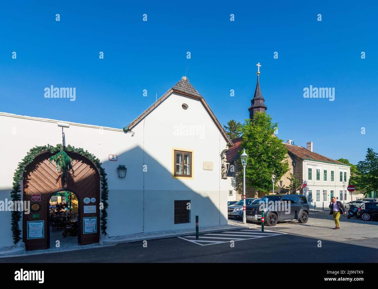 Wien, Wien: Hausweingut 'Mayer am Pfarrplatz', Pfarrplatz, Heiligenstädter Kirche im Jahr 19. Döbling, Wien, Österreich Stockfoto