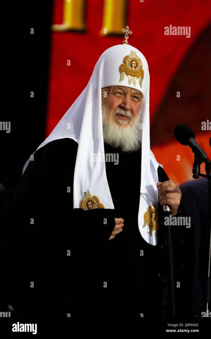 Moskau, Russland. 24.. Mai 2022. Patriarch Kyrill von Moskau und ganz Russland spricht während eines Konzerts zum Tag der slawischen Literatur und Kultur auf dem Roten Platz in Moskau, Russland. Nikolay Vinokurov/Alamy Live News Stockfoto