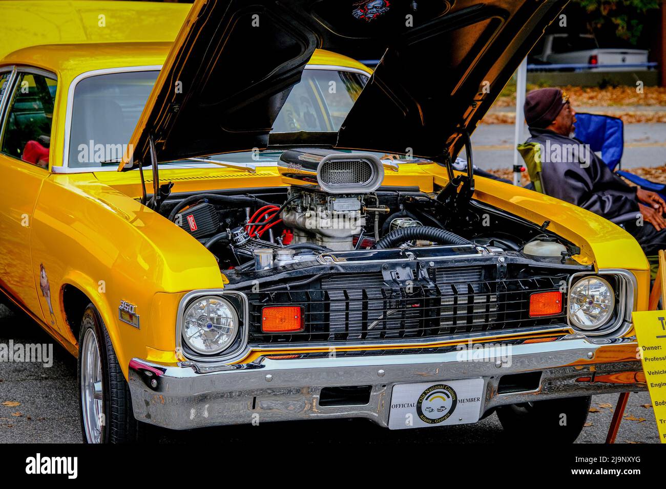 ATLANTA, GEORGIA - 5. Dezember 2021: Koffein und Octane ist eine national anerkannte Auto-Show, die monatlich stattfindet und Hunderte von klassischen und Muskelkater zeigt Stockfoto