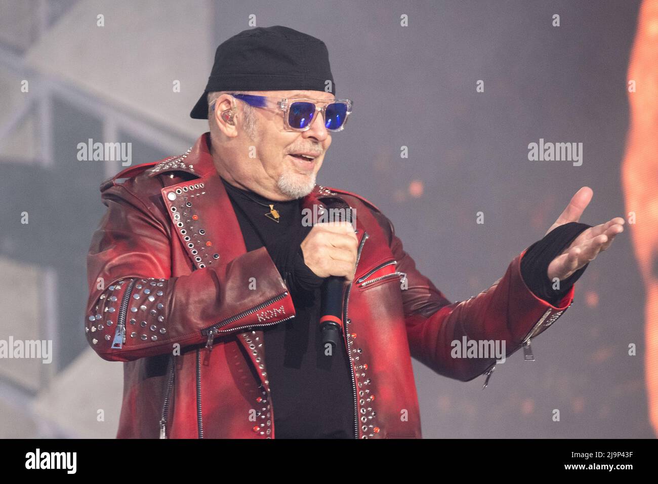 Mailand, Italien. 24.. Mai 2022. Vasco Rossi während Vasco Rossi - Non Stop Live 2022, Italienischer Sänger Musikkonzert in Mailand, Italien, Mai 24 2022 Quelle: Independent Photo Agency/Alamy Live News Stockfoto