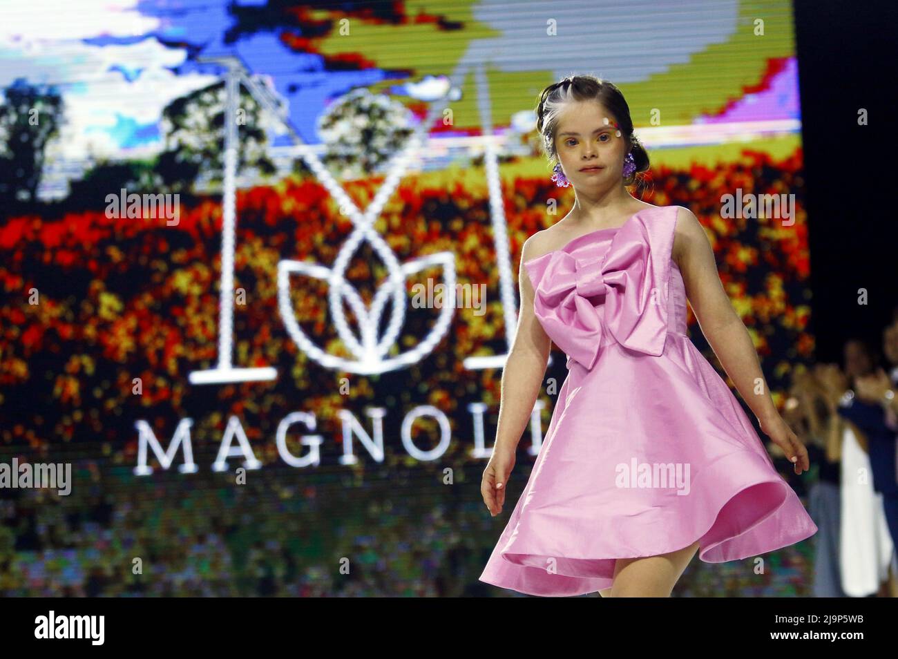 30. April 2022: 2022. Mai. Jessica Jacinto ist das venezolanische Modell mit Down-Syndrom, das im Alter von 22 Jahren die Laufstege im südamerikanischen Land revolutioniert.Foto: Juan Carlos Hernandez (Foto: © Juan Carlos Hernandez/ZUMA Press Wire) Stockfoto