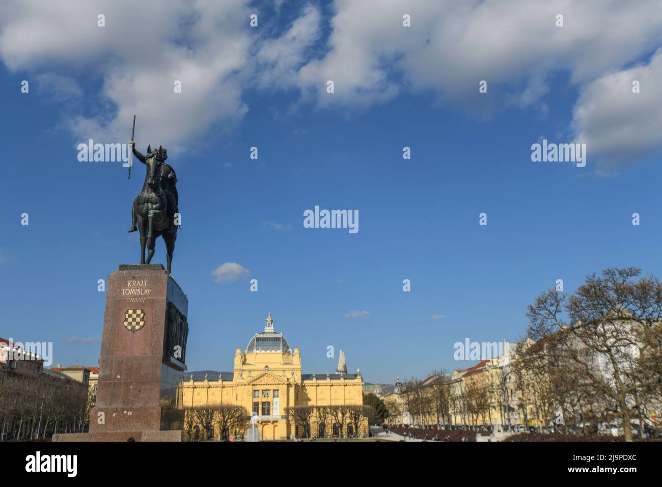 Zagreb: Platz des Königs Tomislav (Kralja Tomislava Trg), Denkmal und Kunstpavillon. Kroatien Stockfoto