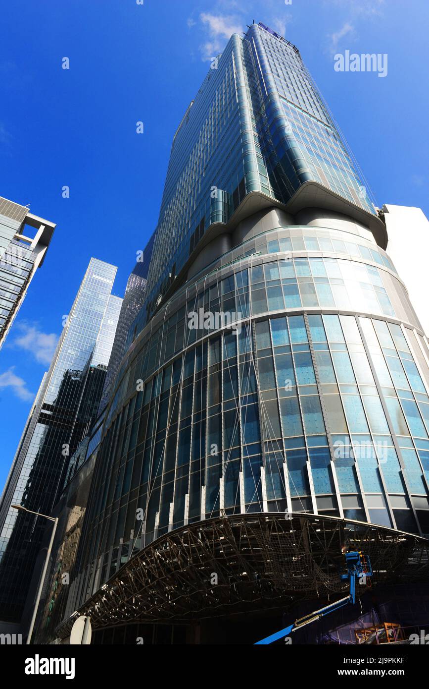 Ein neuer Wolkenkratzer in der How Ming Street in Kwun Tong, Kowloon, Hongkong. Stockfoto