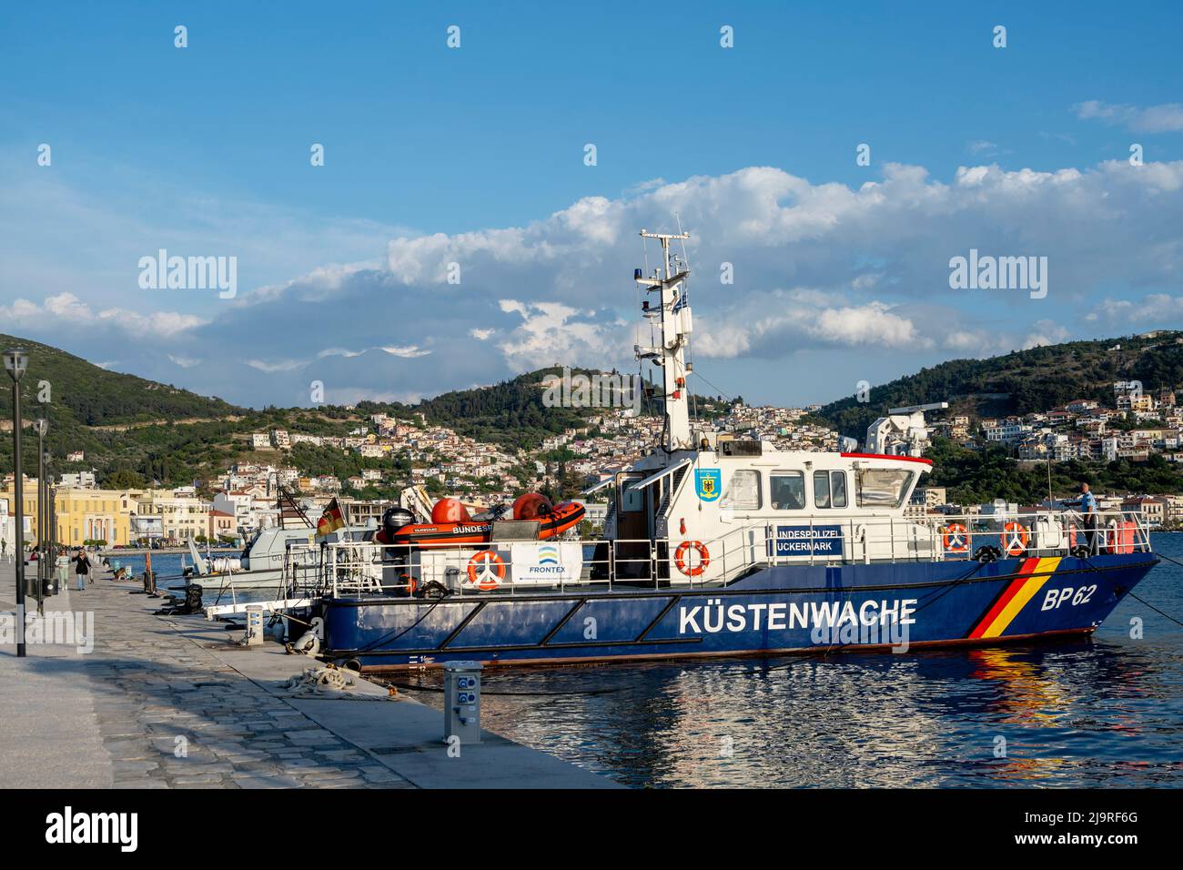 Griechenland, Insel Samos, Inselhauptort Samos (auch Vathy), Deutsches Küstenwachboot Uckermark (BP62) im Einsatz für FRONTEX im Hafen von Vathy Stockfoto