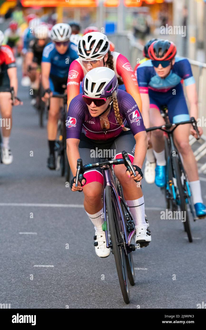 Frankie Hall of Loughborough Lightning Racing in Sportsbreaks Tour Series Frauen-Radrennen Runde fünf in Clacton on on Sea, Essex, Großbritannien. Kriterium Rasse Stockfoto
