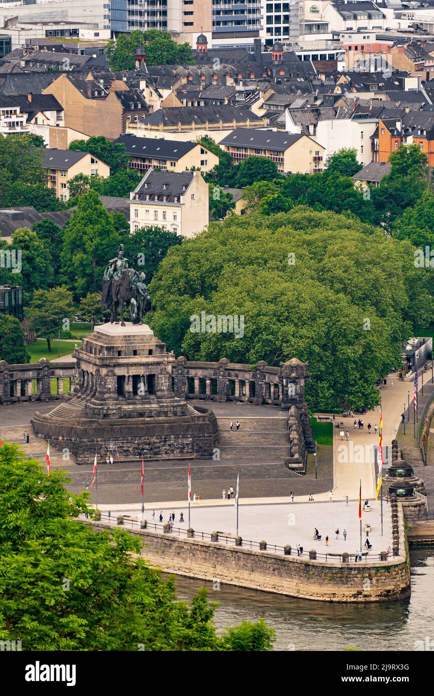 Blick auf Koblenz, die Mosel und das Deutsche Eck. Wo Rhein und Mosel aufeinander treffen. Stockfoto