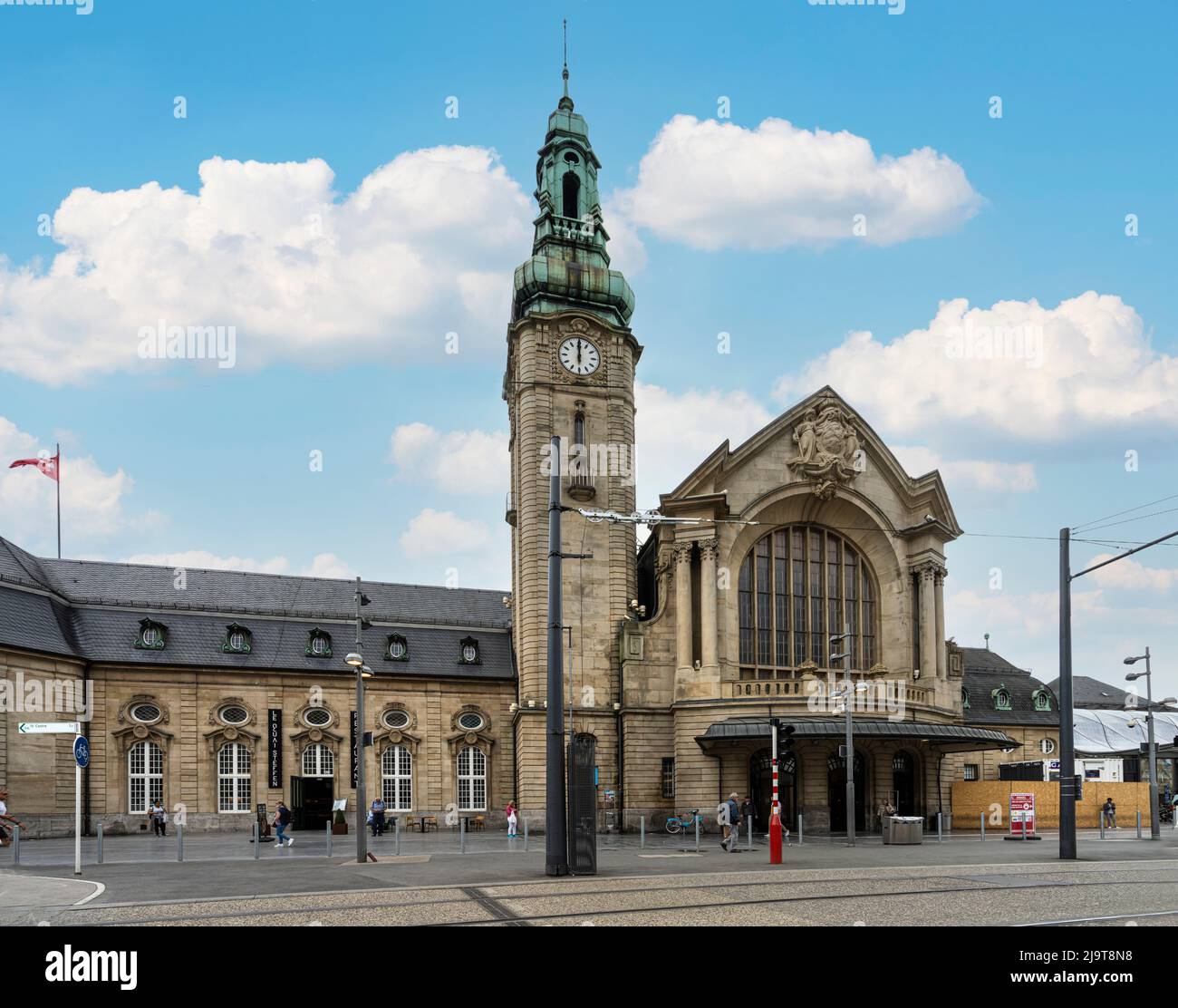 Luxemburg-Stadt, Mai 2022. Außenansicht des Bahnhofsgebäudes Stockfoto