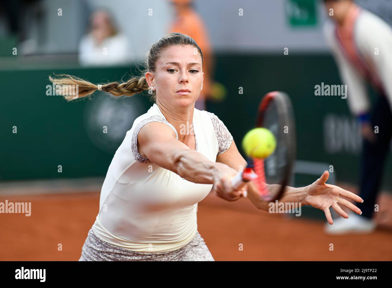 Paris, Frankreich. 24.. Mai 2022. Camila Giorgi aus Italien während der French Open (Roland-Garros) 2022, Grand Slam Tennisturnier am 24. Mai 2022 im Roland-Garros-Stadion in Paris, Frankreich - Credit: Victor Joly/Alamy Live News Stockfoto