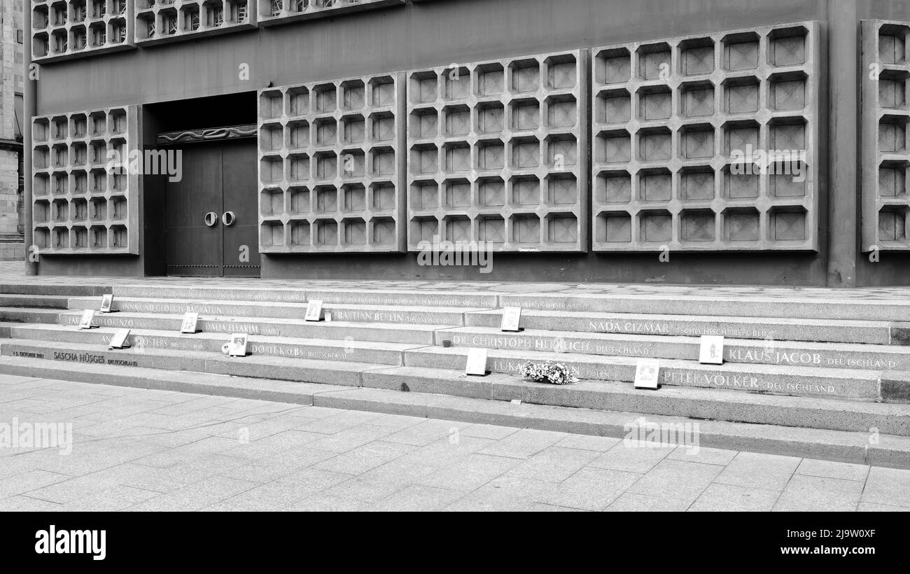 Berlin, 24. Mai 2022, Gedenkstätte vor der Kaiser-Wilhelm-Gedächtniskirche für die Opfer des Terroranschlags auf den Weihnachtsmarkt Stockfoto