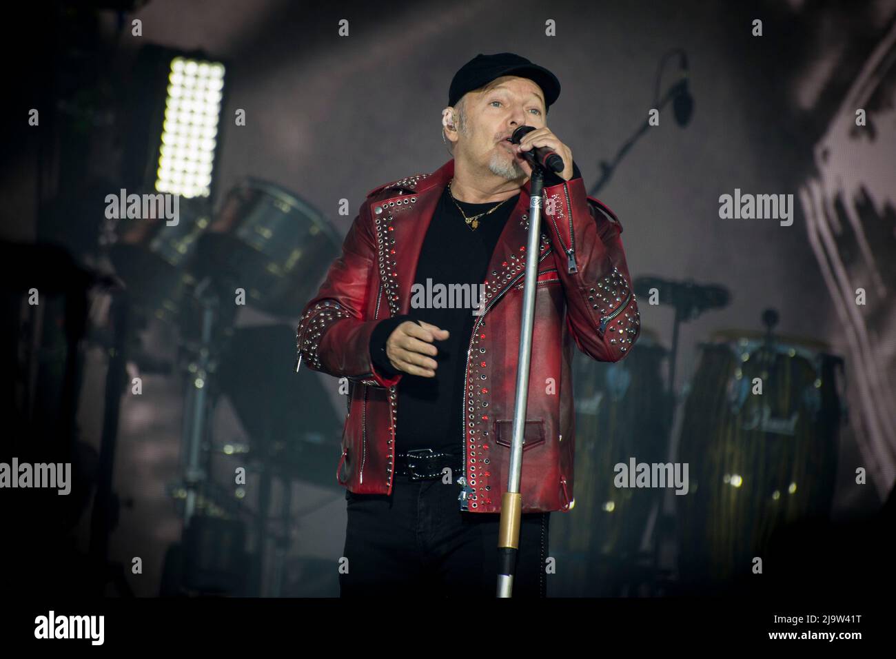 24. Mai 2022, Mailand, Mailand, Italien: Vasco Rossi tritt beim Ippodromo La Maura in Mailand auf. (Bild: © Pamela Rovaris/Pacific Press via ZUMA Press Wire) Stockfoto