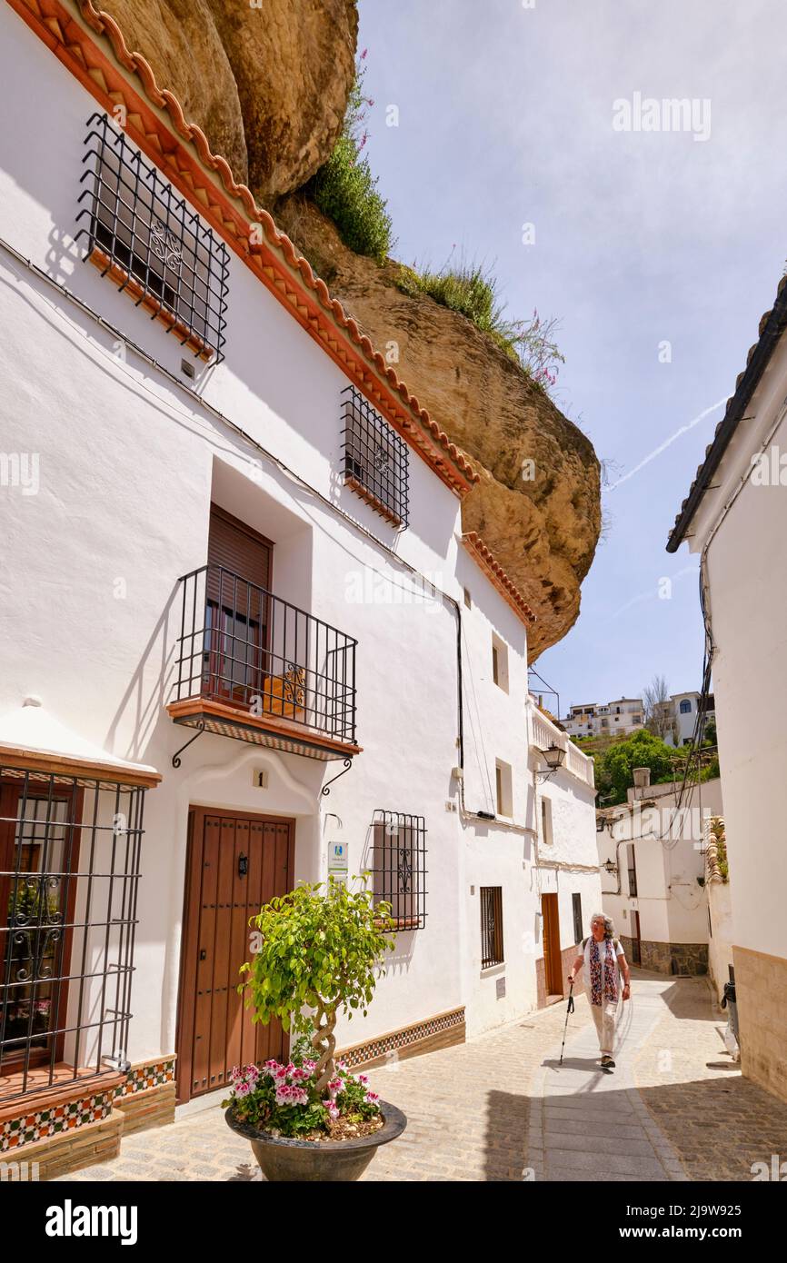 Die engen Gassen von Setenil de las Bodegas, Andalusien. Spanien Stockfoto