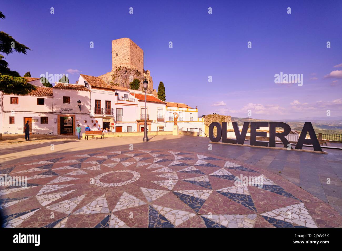 Die mittelalterliche Burg aus dem 12.. Jahrhundert von Olvera, Andalusien. Spanien Stockfoto