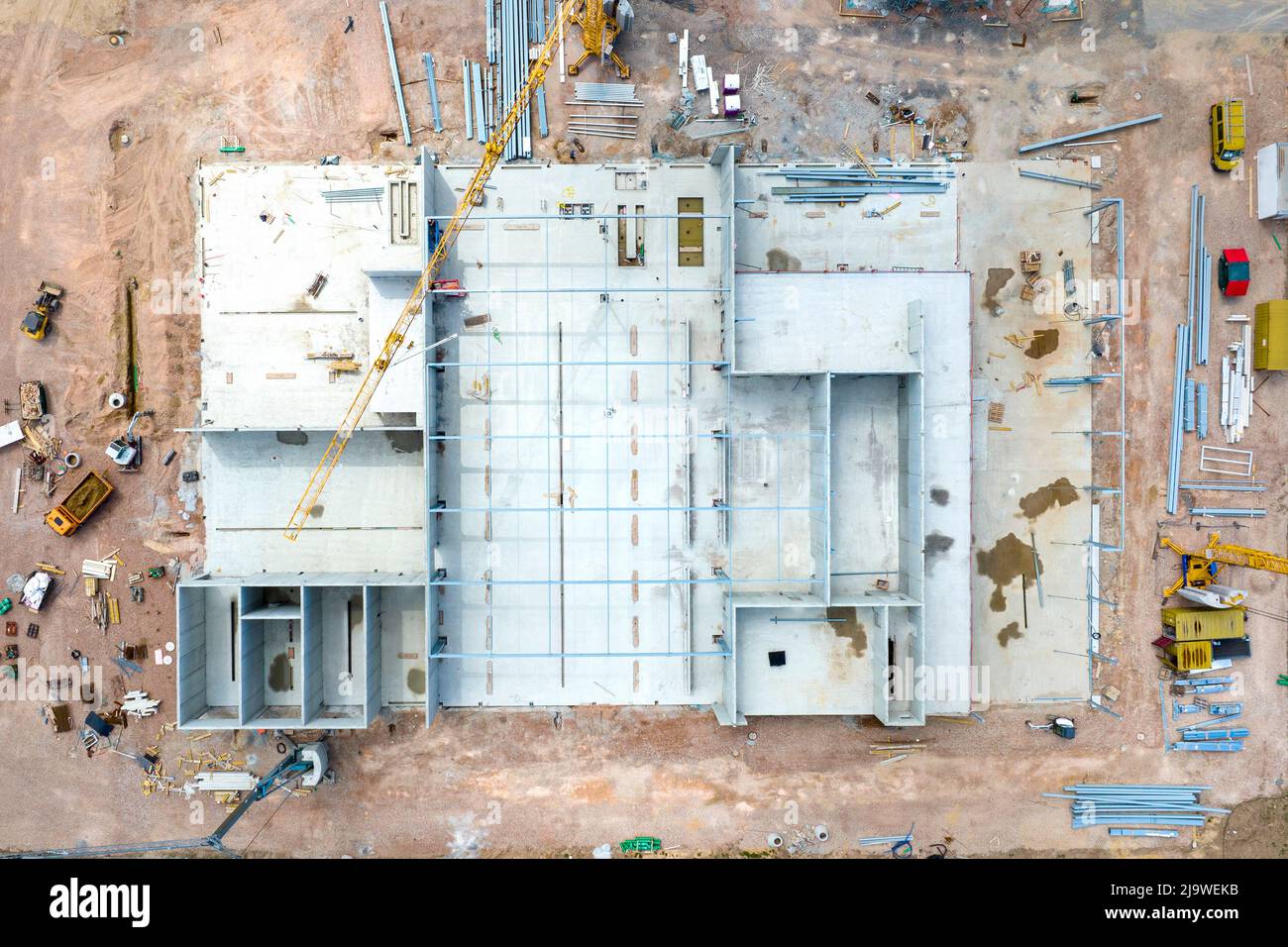 Große Baustelle, Krane und Ausrüstung - Luftaufnahme Stockfoto