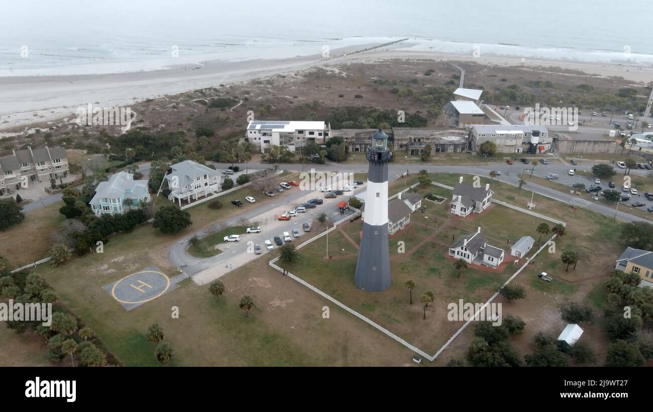Luftaufnahme von Tybee Island, Georgia und dem Leuchtturm und Strand. Stockfoto