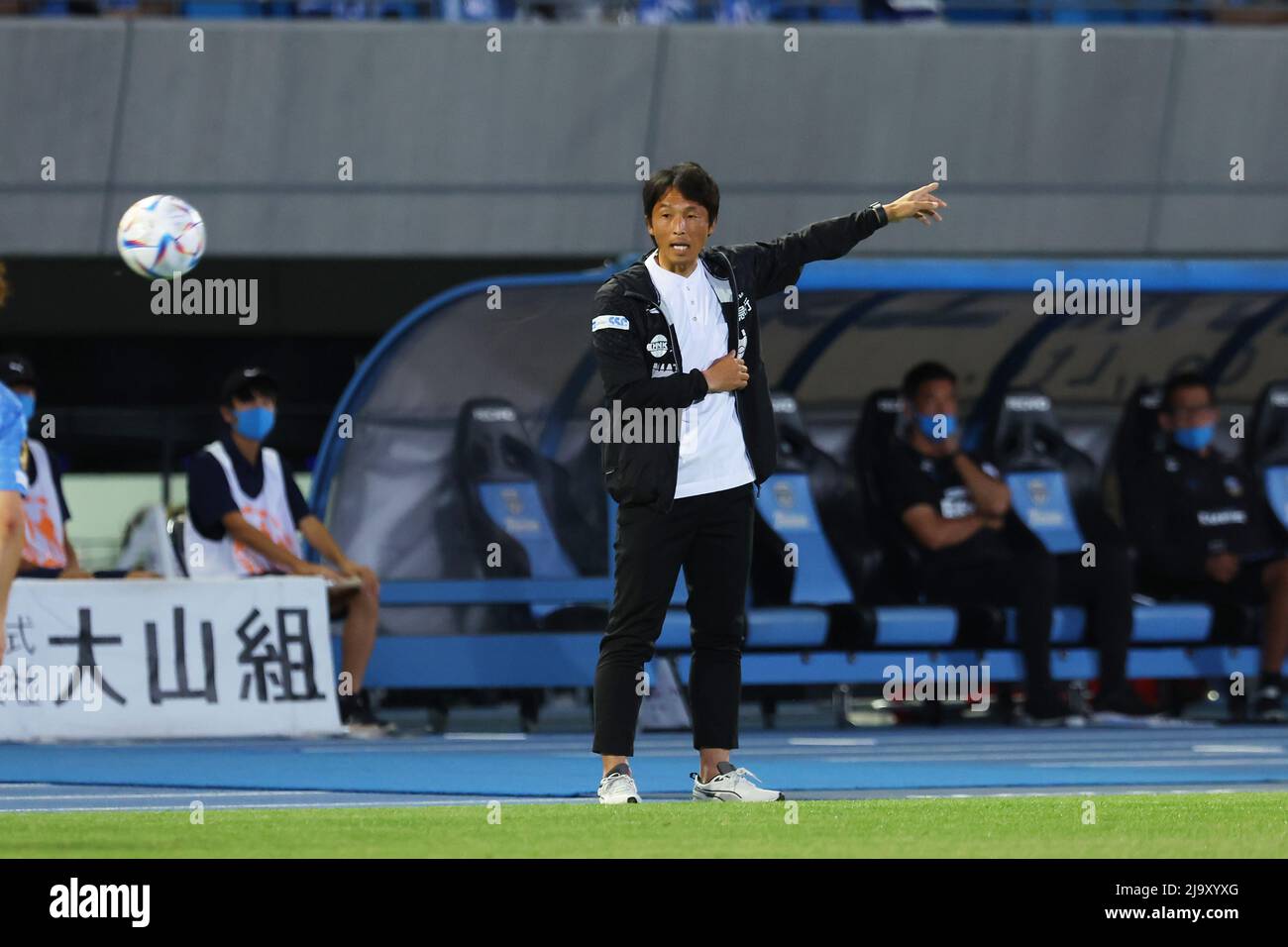 Kawasaki Todoroki Stadium, Kanagawa, Japan. 25.. Mai 2022. Satoshi Yamaguchi Head Coach (Bellmare), 25. MAI 2022 - Fußball/Fußball : 2022 J1 Ligaspiel zwischen Kawasaki Frontale 0-4 Shonan Bellmare im Kawasaki Todoroki Stadium, Kanagawa, Japan. Quelle: Naoki Morita/AFLO SPORT/Alamy Live News Stockfoto