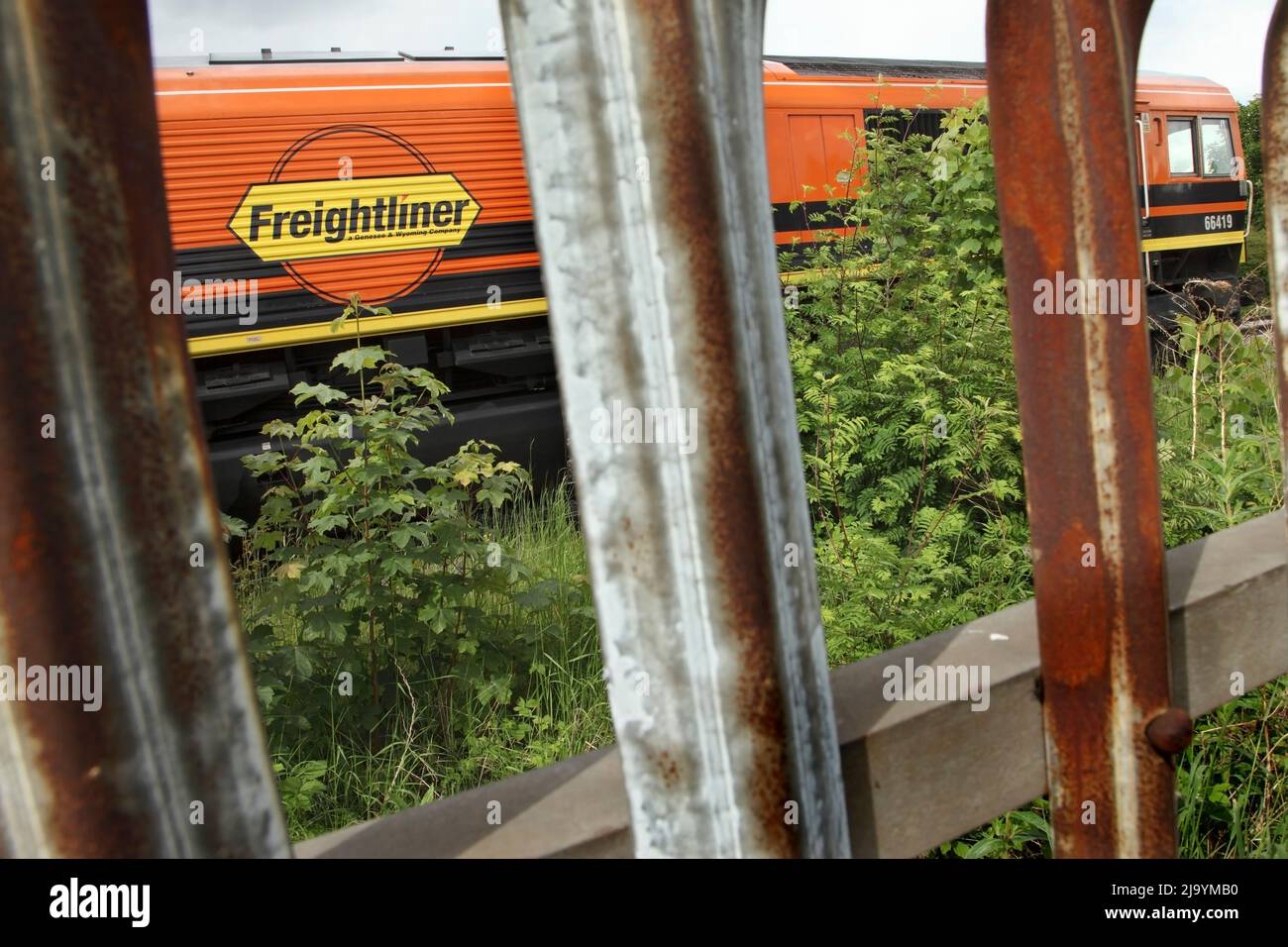 Freightliner Class 66 Loco 66419, der die 0914 Ipswich am 24/5/22 durch Scunthorpe zur Lindsey Ölraffinerie schleppt. Stockfoto