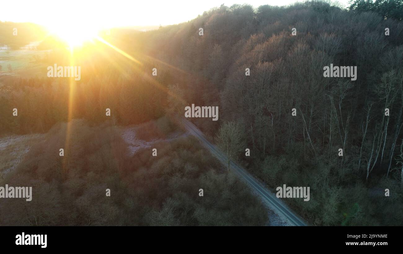 Der Radweg entlang des Vejle River Valley im südlichen Jütland, Dänemark, nannte den Bindeballe-Pfad. Dieser Teil der Strecke war einst eine Eisenbahn. Stockfoto
