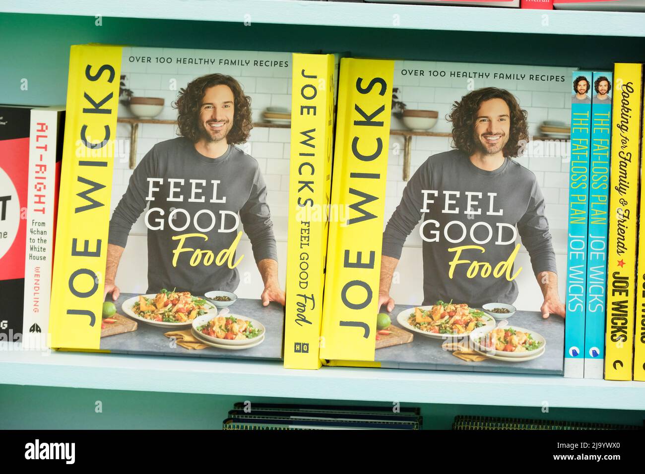 Joe Wicks Buch Feel Good Food auf Buchhandlung im Jahr 2022 ausgestellt Stockfoto