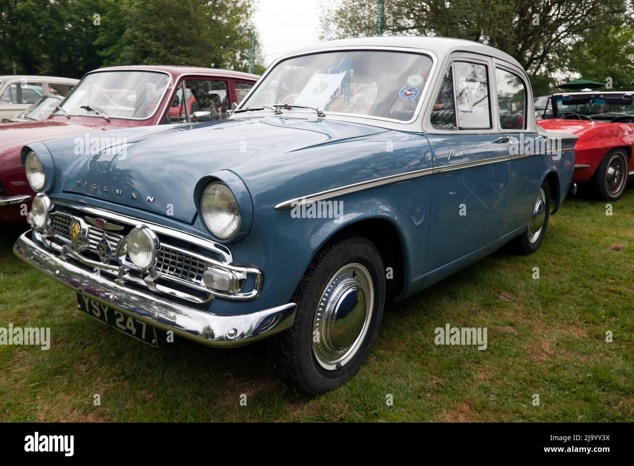 Drei Viertel Vorderansicht eines 1960, Blue, Hillman Minx, auf der Wickhambreaux Classic Car Show, 2022 Stockfoto
