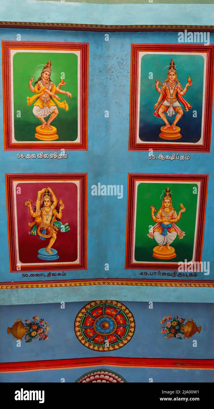 Gemälde von Lord Shiva in verschiedenen Formen an der Decke von Mandapam im Nataraja Tempel, Chidambaram, Tamilnadu, Indien Stockfoto