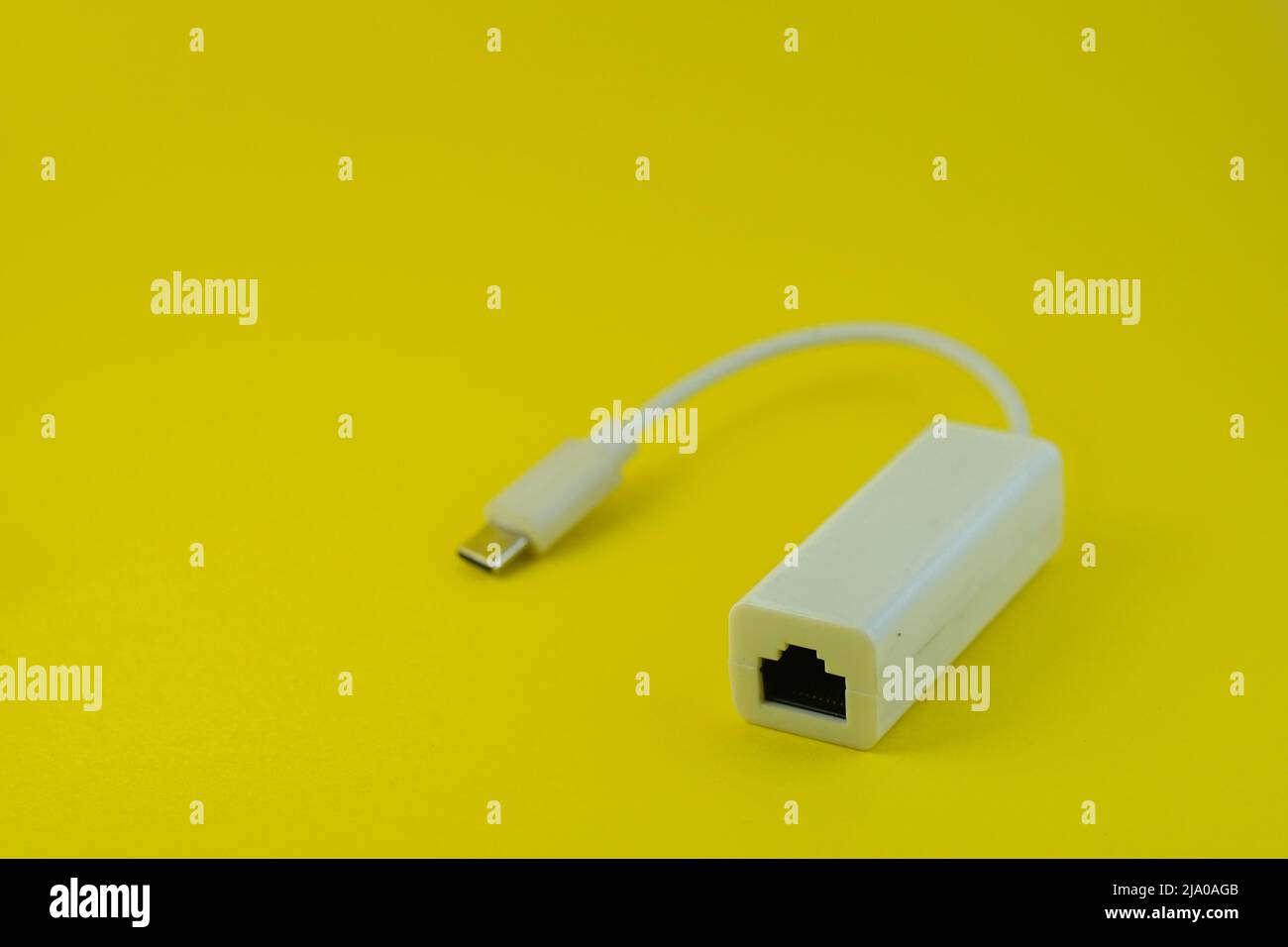 Usb c lightning adapter -Fotos und -Bildmaterial in hoher Auflösung – Alamy
