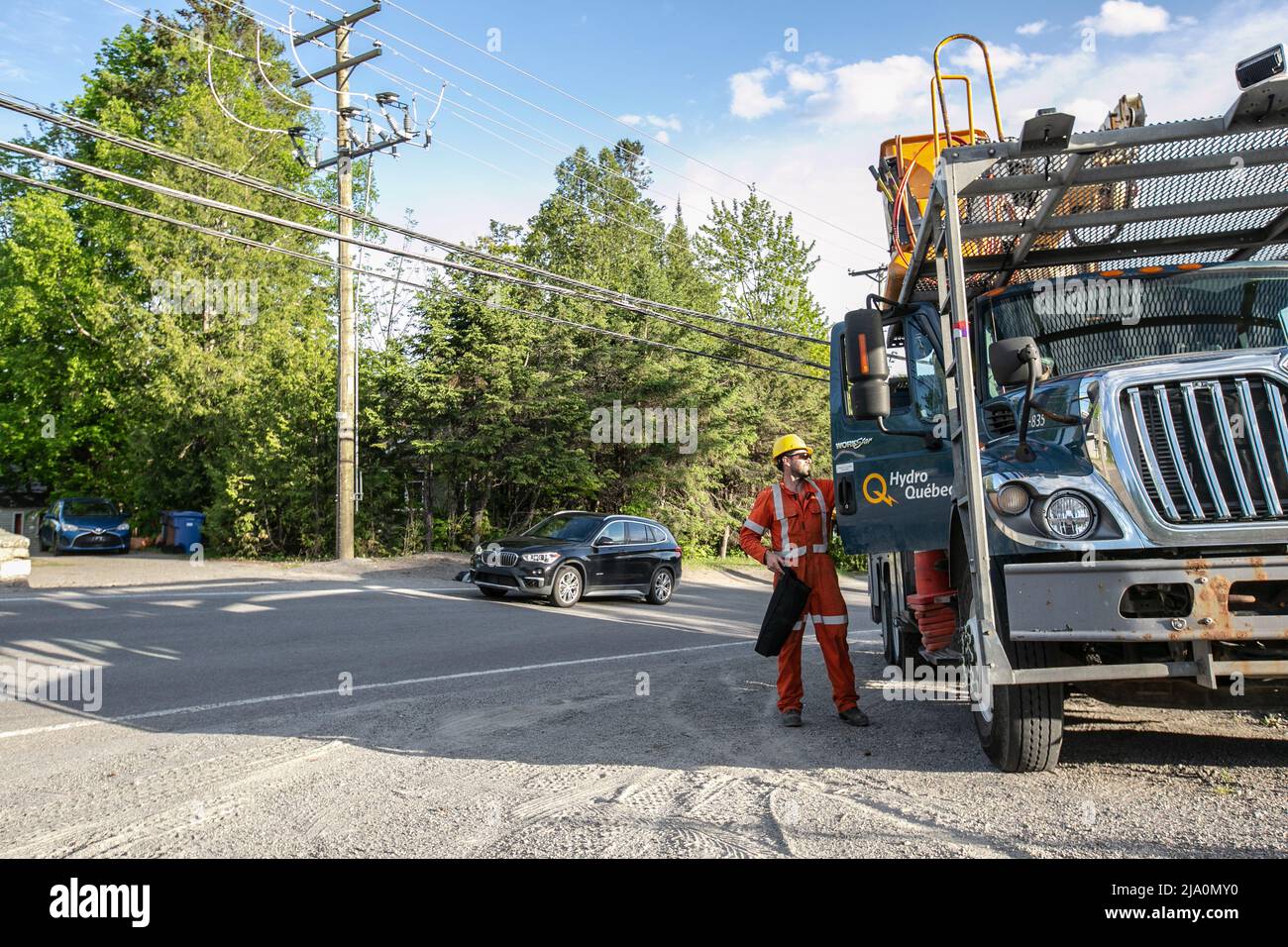 Hydro-Quebec-Arbeiter, die versuchen, die Macht in die Region zurückzubringen. Stockfoto