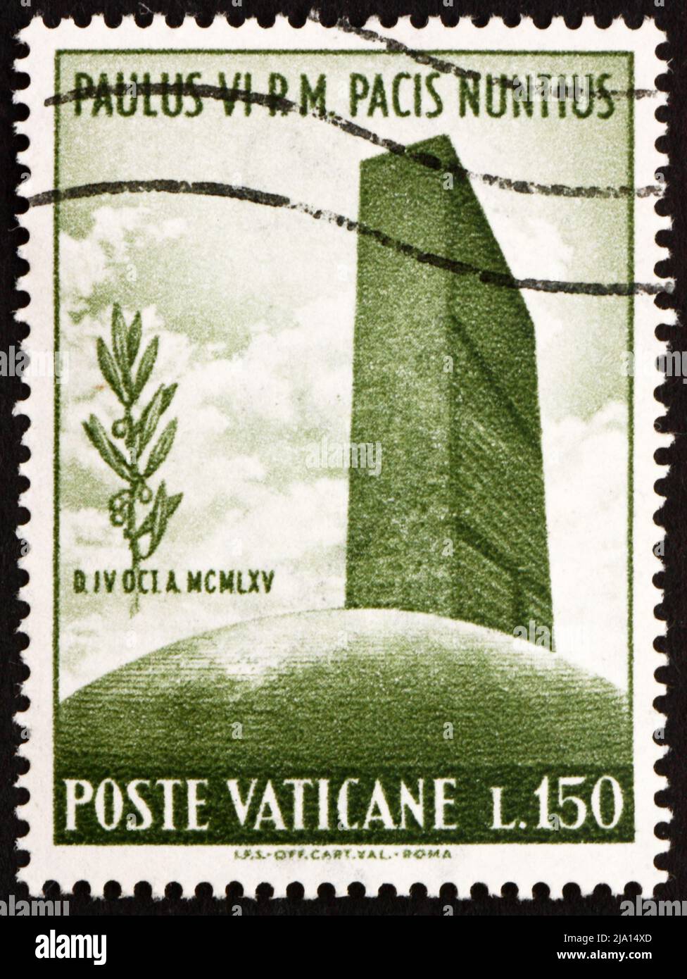 VATIKAN - UM 1965: Eine im Vatikan gedruckte Briefmarke zeigt das UN-Hauptquartier und die Olive Branch, um 1965 Stockfoto