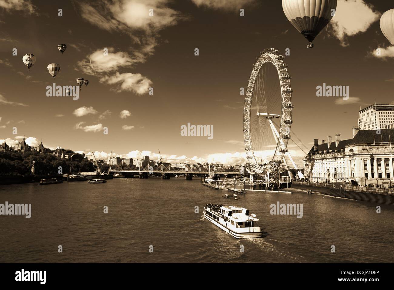 Die London Eye London City Szene entlang der Themse Stockfoto
