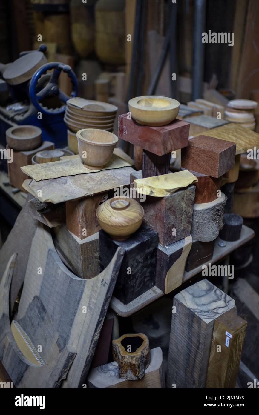 Werkstatt und Atelier des jungen und talentierten Holzdrehers Yasushi Satake. Stockfoto
