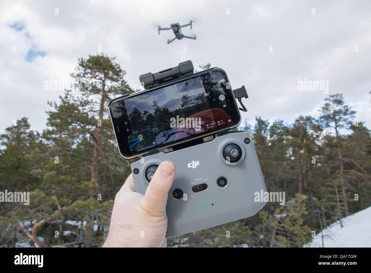 DJI Air 2S Drohne im Flug Stockfoto