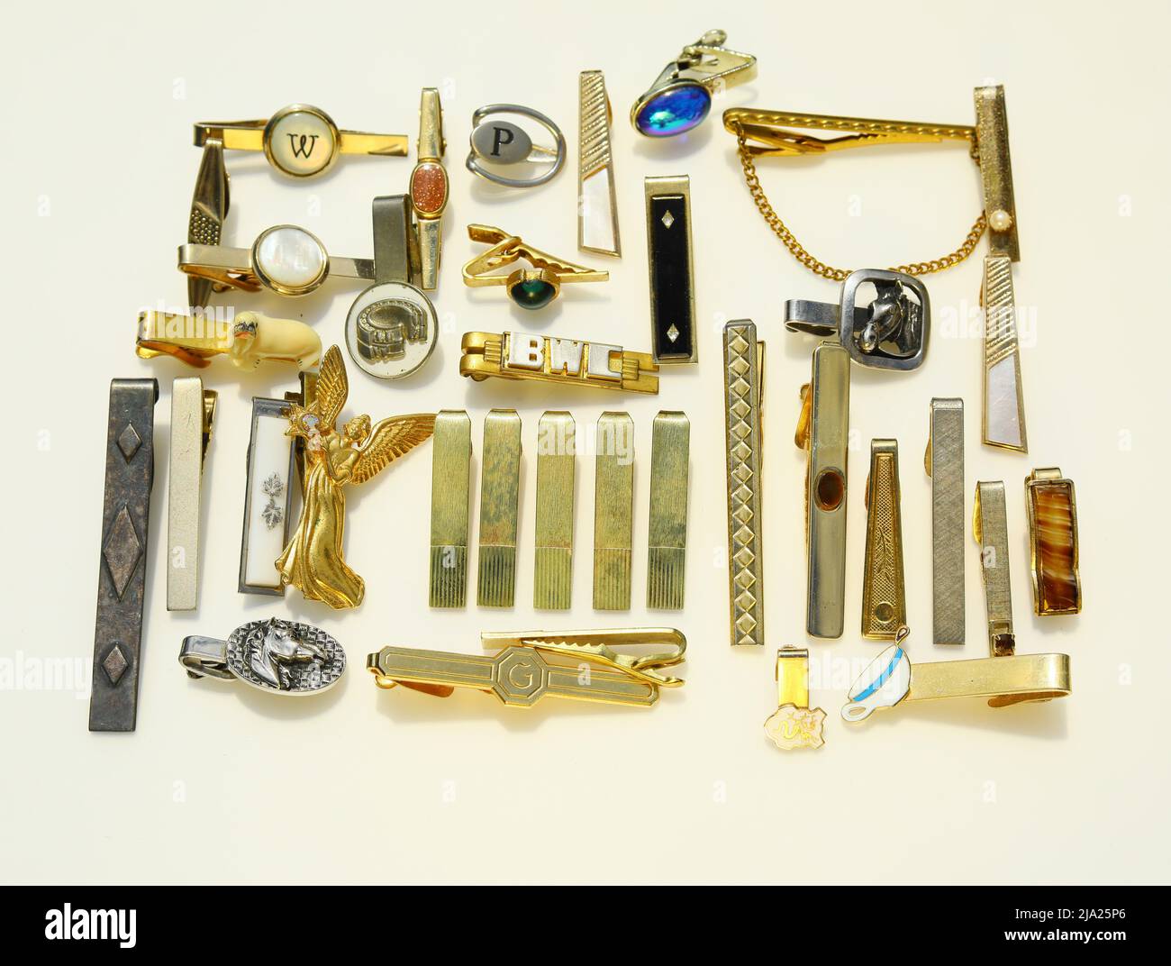 Männer Schmuck vintage Bar Krawatte Karabinerverschluss Pin Sammlung Menge Mode Accessoire Stockfoto