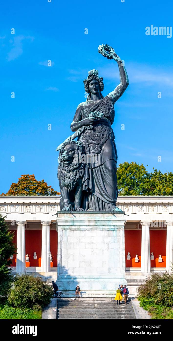 Bavaria Statue und Hall of Fame in der Theresienwiese, München, Bayern, Deutschland Stockfoto