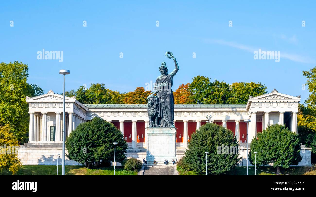 Bavaria Statue und Hall of Fame in der Theresienwiese, München, Bayern, Deutschland Stockfoto