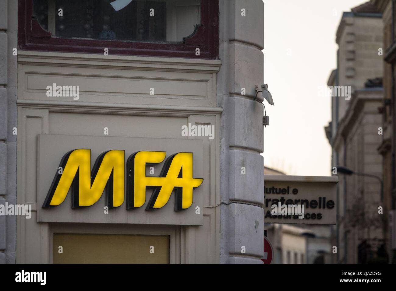 Bild eines Zeichens mit dem Logo der mutuelle Mutuelle Fraternelle d'Assurance, oder MFA, an ihrem Hauptbüro für Bordeaux, Frankreich. Die MFA ist ein gegenseitiger Insur Stockfoto